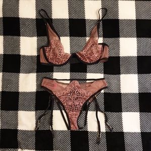 La Senza Sexy Lingerie Matching Set